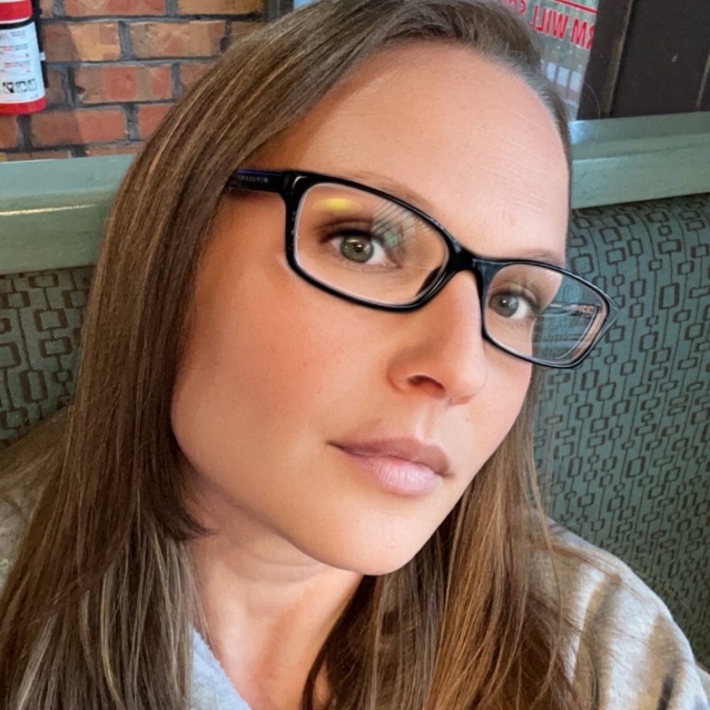 Meet your Posher, April